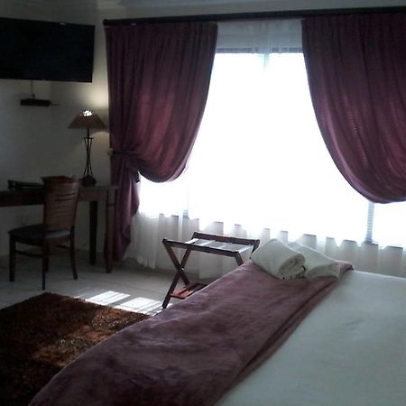 ダーバン アキドゴ ゲスト ハウス Bed & Breakfast エクステリア 写真